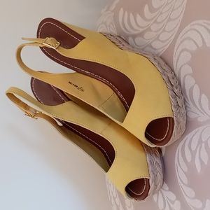 Wedge sandals